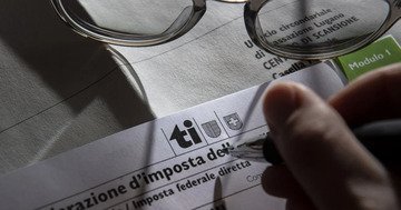 Risparmio fiscale sui riscatti dei fondi pensione: un'analisi dei benefici nei cantoni svizzeri