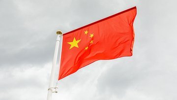 Cina cresce, ma non abbastanza e taglia i tassi. Bene la Svizzera