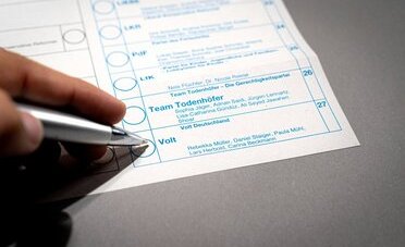 Assicurazione invalidità (AI) in Svizzera: come funziona, come fare domanda e quanto puoi ricevere — la guida in 7 passi