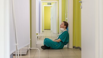 Iniziativa popolare sulle cure sociosanitarie: superate le 7600 firme. Il Vpod le consegna a Bellinzona