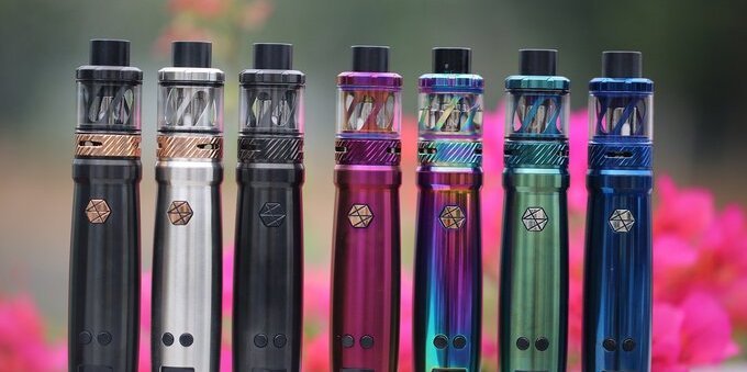 Sigarette elettroniche: dal 1° giugno vietata la vendita ai minorenni