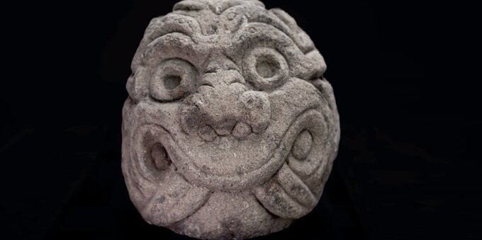 Torna in Perù l'antica scultura sequestrata in Svizzera. Ecco qual è la sua storia