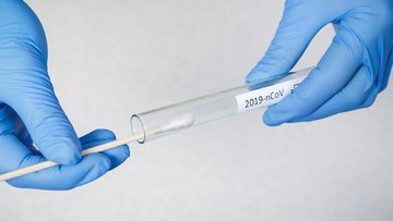 Covid, in Svizzera contagi in calo. E il Cdf segnala anomalie negli aiuti forniti durante la pandemia