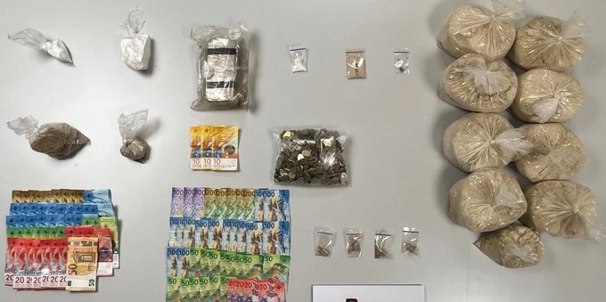 Arrestato a Gretzenbach: sequestrati eroina, cocaina e un ingente quantitativo di denaro