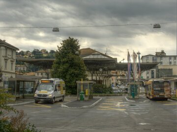 Spesa oltreconfine, la Germania testa l'app che salta la coda in dogana — e il commercio svizzero rilancia: franchigia a 50 franchi