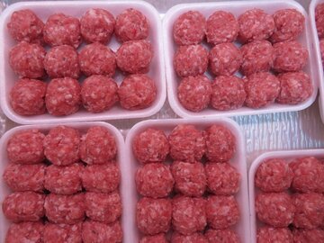 Accordo AELS-Mercosur al voto delle Camere a giugno: cosa cambia per carne e vino sugli scaffali svizzeri (e perché i prezzi non crolleranno)