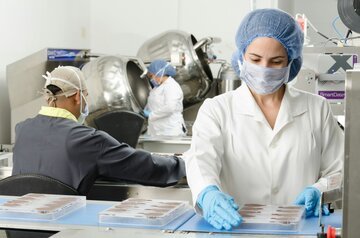 Malcantone in un giorno da Lugano: la fabbrica che sforna 8'000 tonnellate di cioccolato l'anno, il maglio ad acqua e quanto costa davvero la gita