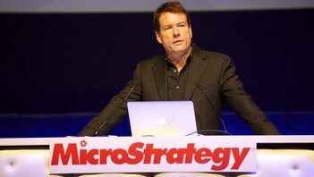 Strategy vende 3'588 Bitcoin per 216 milioni di dollari: la retromarcia di Saylor è servita a pagare i dividendi (e la perdita trimestrale è di 8.3 miliardi)