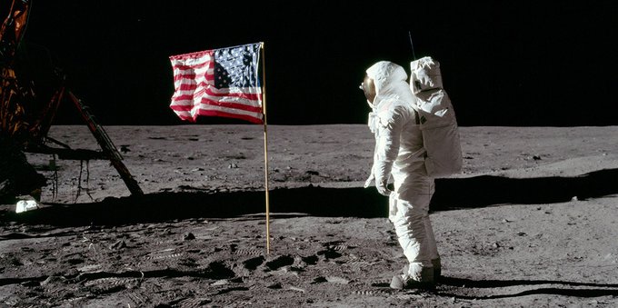 Il prossimo uomo sulla luna vestirà Prada: firmata la partnership con Axiom Space