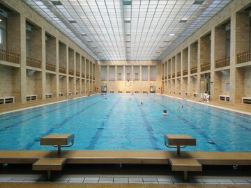 Acquapark California di Balerna chiuso di colpo: sigilli alle porte, abbonati e dipendenti nel limbo