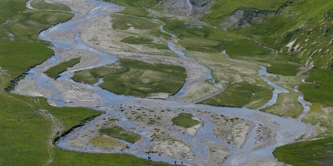 La Greina, l'altopiano che ha detto no alla diga: quanto costa davvero salirci dal Ticino (dai 15 CHF del bus agli 82 della notte in capanna)