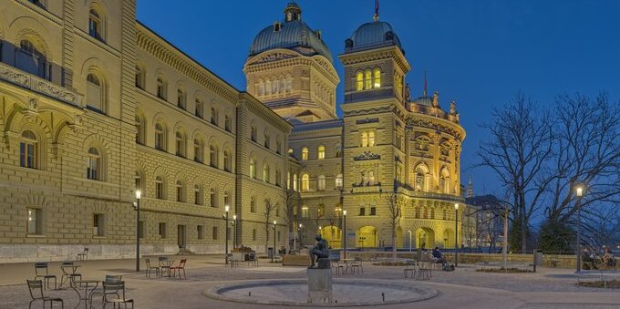 In Svizzera i nuovi posti di lavoro nascono soprattutto nel settore pubblico: +23% in dieci anni contro il +12% del privato