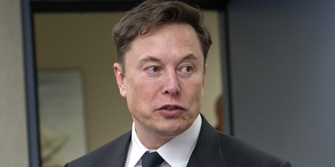 Musk vende ancora azioni Tesla. E in borsa il titolo crolla del 2%