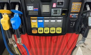Carburanti, il Consiglio federale boccia il taglio delle accise chiesto da Marchesi e Quadri: ecco perché (e cosa cambia per i benzinai ticinesi)