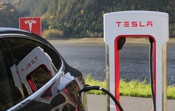 Il trend delle auto elettriche in Svizzera, sostenuto ma meno del previsto. Ecco perché