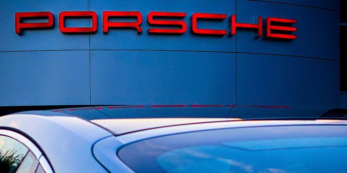 Porsche debutta in Borsa a Francoforte. Ma le quotazioni perdono già il 7%
