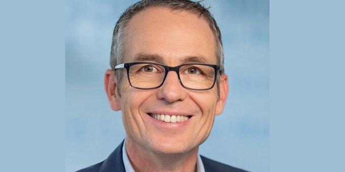 Fredy Hasenmaile è il nuovo Economista capo di Raiffeisen Svizzera. Prende il posto di Martin Neff