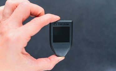 DeFi e fisco: il Regno Unito congela l'imposta fino alla vendita. In Svizzera lending e liquidity pool come vengono tassati?
