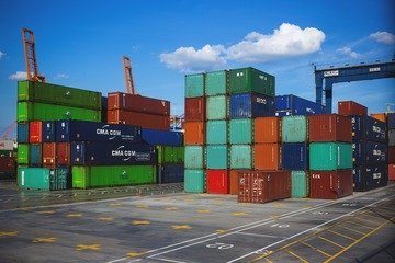 Crescono le esportazioni ad agosto. Bilancia commerciale in positivo per 2,3 miliardi