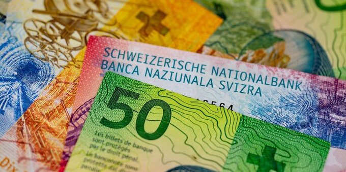 Stablecoin in franchi, i banchieri chiedono sette modifiche alla legge e avvertono: a rischio depositi e ipoteche