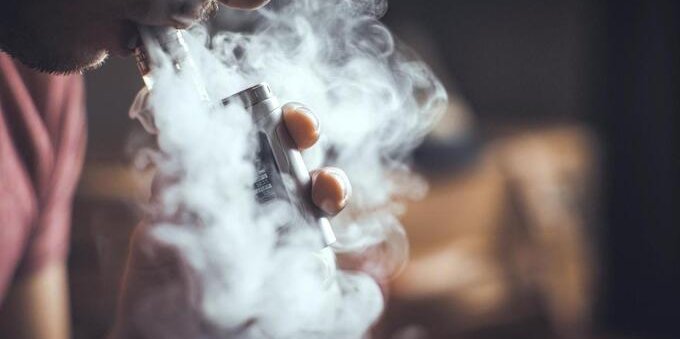 Niente rischi per i nostri ragazzi: la Svizzera vieta la pubblicità delle sigarette