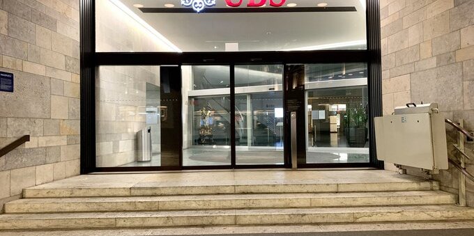 Franco digitale, sette operatori svizzeri testano la stablecoin in CHF: cosa cambia per i pagamenti (e i 4 numeri da conoscere)