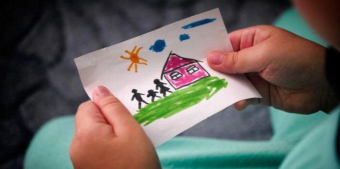 Famiglie in attesa di adozione: il racconto di Chiara e le sfide della legalità