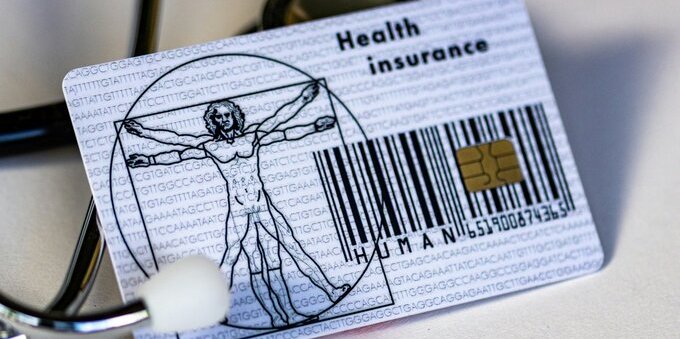 Cassa malati in Ticino: come scegliere fra standard, medico di famiglia, HMO e Telmed (e risparmiare fino al 25% sui premi)
