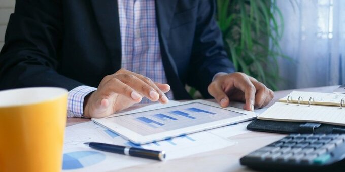 Consulente finanziario in Svizzera: indipendente o legato alla banca? La guida in 6 passi per non pagare una consulenza che lavora contro di te