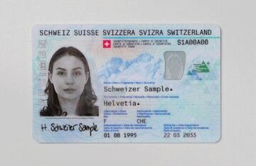 Più sicura e con un nuovo design. Ecco la nuova carta d'identità svizzera