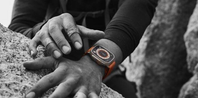 Il grande giorno di Apple che punta tutto sugli orologi: la Svizzera è avvisata