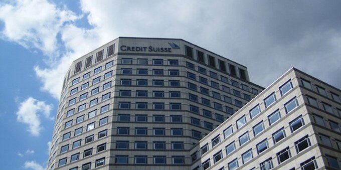 Credit Suisse si prepara alla trimestrale da incubo. Sul tavolo anche la fusione tra CS First Boston e M. Klein & Co 