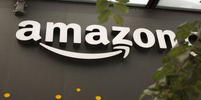 Amazon cambia strategia: chiude 68 negozi fisici negli Stati Uniti