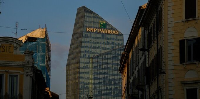Stablecoin in Svizzera 2026: arriva il franco digitale di UBS e 5 banche, mentre la stretta MiCA cancella USDT dagli exchange europei (cosa cambia per chi compra dalla CH)