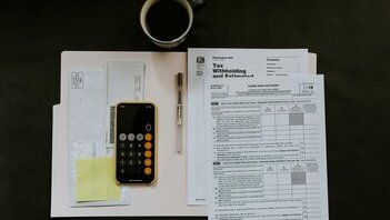 Imposta preventiva in Svizzera: la guida pratica per farti rimborsare il 35% trattenuto su interessi e dividendi (e i 3 errori che te lo fanno perdere)