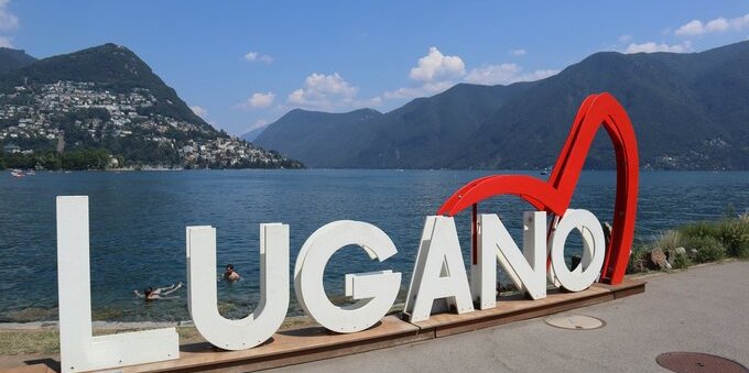 Canone radio-TV per le imprese: 60 fasce di fatturato dal 2028, ecco chi pagherà di più (e chi meno) in Ticino