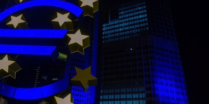 Borsa svizzera chiusura in rialzo. Europee abbattute dalla Bce, Wall Street apre solida