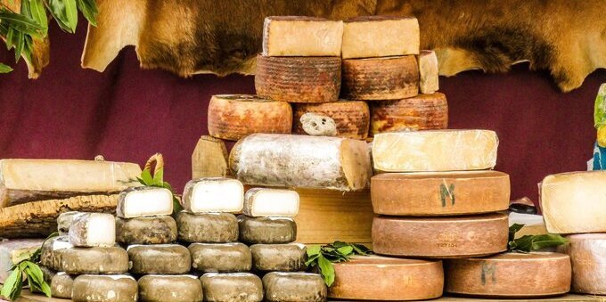 Tra i 50 formaggi migliori al mondo, di svizzero c'è solo il gruyère. Per il resto dominano gli italiani, mentre i francesi protestano