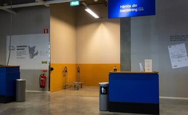 Ikea Svizzera, la Confederazione boccia il «Family-Preis»: 15'000 cartellini da rifare in tutti i negozi, anche a Grancia. Cosa controllare alla cassa