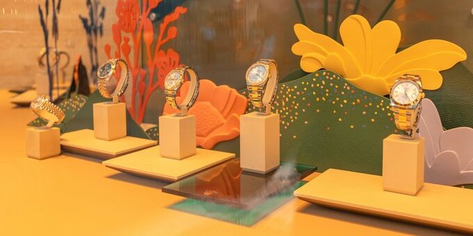 Royal Pop di Swatch e Audemars Piguet, code anche a Lugano: i 5 numeri della collaborazione (prezzo CHF, regole, resale)