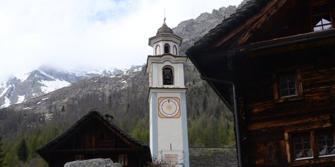 Bosco Gurin, l'unico paese di lingua tedesca del Ticino: 52 abitanti, un dialetto vecchio 800 anni e una casa che costa la metà che sul lago