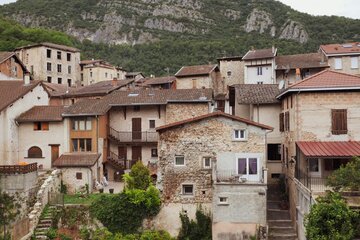 Soglio, il borgo che Segantini chiamò «soglia del paradiso»: cosa vedere in Val Bregaglia in un weekend di maggio (e quanto costa davvero arrivarci dal Ticino)