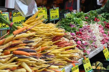 Luino, Como e Varese: i 3 mercati di confine dove i ticinesi fanno la spesa (e quanto si risparmia davvero, ora che la franchigia è scesa a 150 franchi)