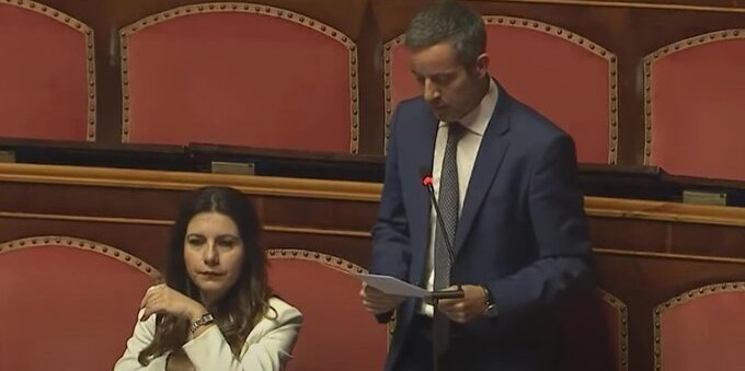 Nuovo accordo sui frontalieri: ma la Svizzera tratta con l'Italia o con ChatGpt? La provocazione del senatore Marco Lombardo