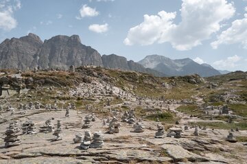 San Bernardino scommette 500 milioni di franchi per diventare la «nuova Zermatt» dei Grigioni italiani: pernottamenti +85% in tre anni, ecco quanto costa andarci oggi