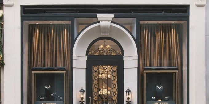Swatch Group compra casa in New Bond Street a Londra. La cifra è da capogiro