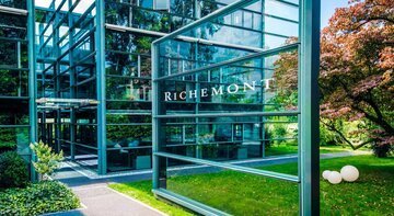 Il lusso non conosce crisi: +32% nelle vendite a fine 2021 per Richemont