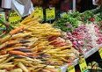 Luino, Como e Varese: i 3 mercati di confine dove i ticinesi fanno la spesa (e quanto si risparmia davvero, ora che la franchigia è scesa a 150 franchi)