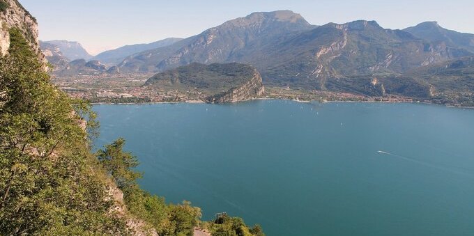 San Salvatore o Monte Brè? Le due montagne di Lugano a confronto per l'estate 2026, fra prezzi del biglietto e panorami a 360 gradi