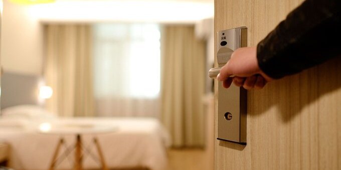 Consiglio federale: gli albergatori salutano la clausola di parità tariffaria
